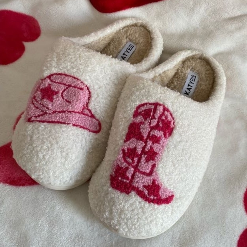 Boot & Cowgirl Hat Slippers 🤠